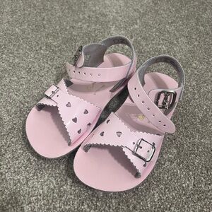 Girls SunSan scallop sandals